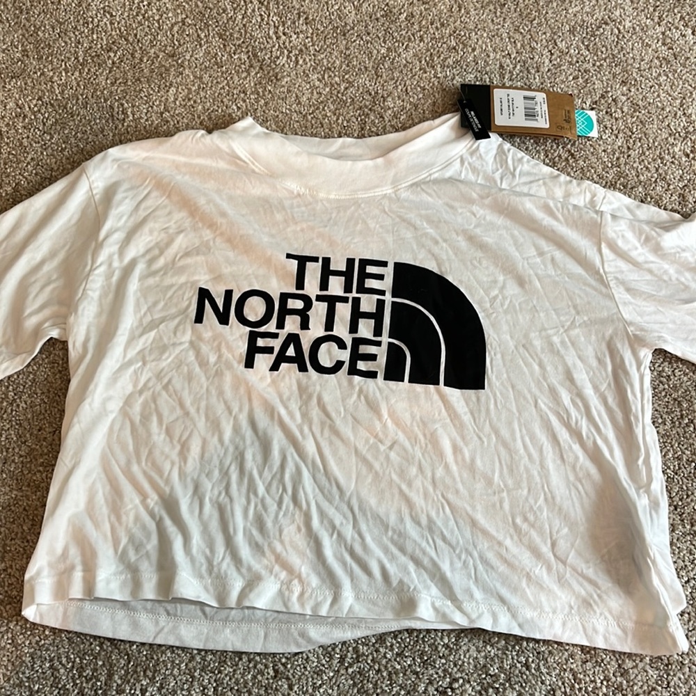 north face cropped tee